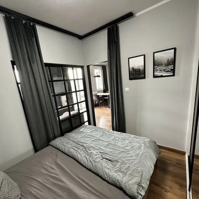 Аренда современной меблированной 2-комнатной квартиры 37 м², Гжегужки, Краков, Польша